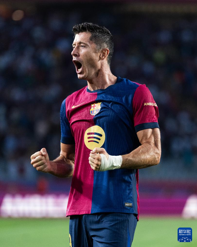 篮球勇士队内三分比赛，球星夺冠（勇士队内三分大赛，球星折桂）