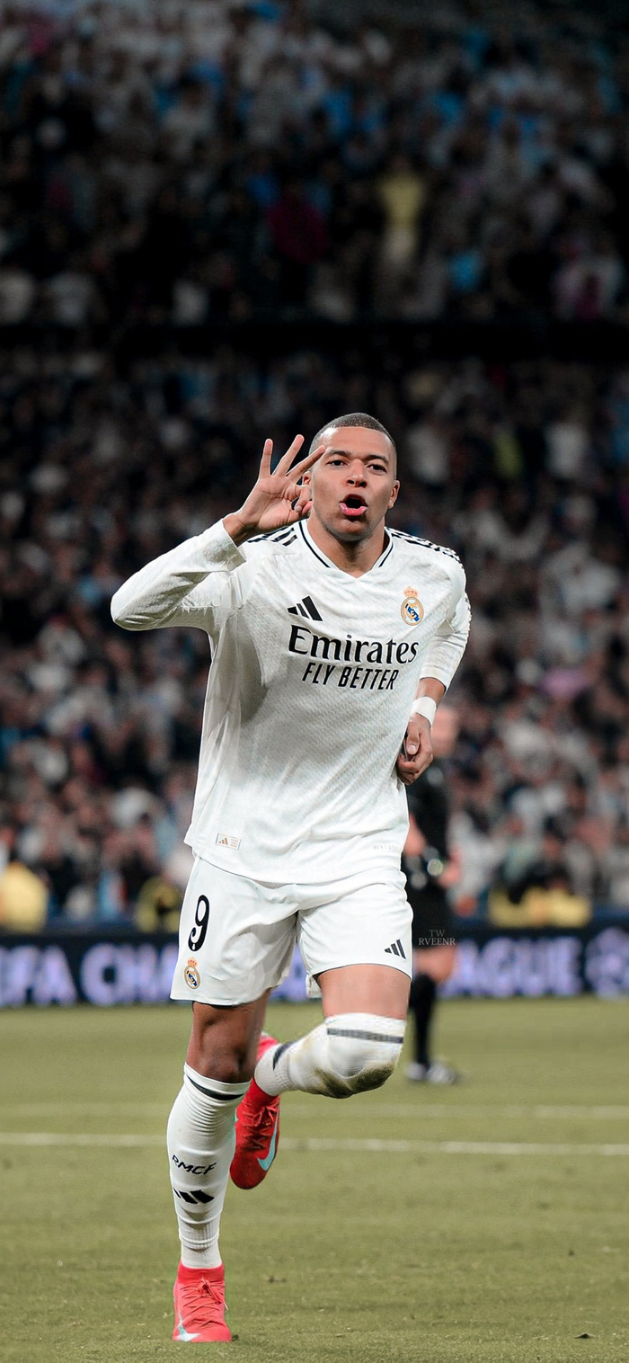 铁人三项奥运冠军创造英国马拉松历史第二好战绩 祖辈中国人父亲生在莫桑比克（铁人三项奥运金牌得主创英国马拉松历史第二佳绩，祖籍中国父亲生于莫桑比克）