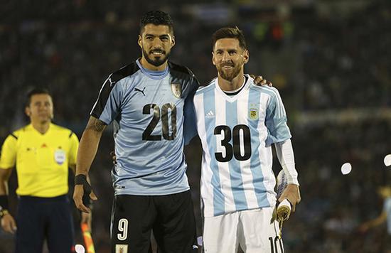 博主：古加凌晨离开北京，国安工作人员及部分北京球迷送机（博主称古加凌晨启程离京，国安工作人员与部分北京球迷到场送别）