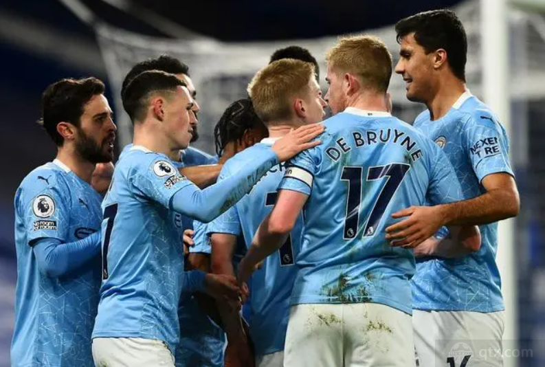 防守球员如何判断对手突破方向？（如何在防守中识别对手的突破走向？）