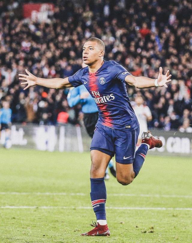 科隆vs汉堡：卡明斯基、侯赛因巴希奇首发，法比奥-维埃拉、洛孔加出战（科隆战汉堡：卡明斯基、侯赛因巴希奇先发，法比奥-维埃拉、洛孔加出战）