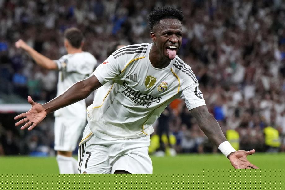 库尼亚：姆伯莫是个了不起的球员，能和他并肩作战很棒（库尼亚盛赞姆伯莫：他实力非凡，能与其并肩作战是种享受）